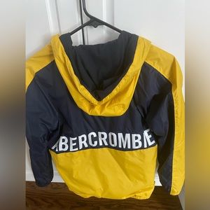 Abercrombie Kids RainJacket Size 9/10 New